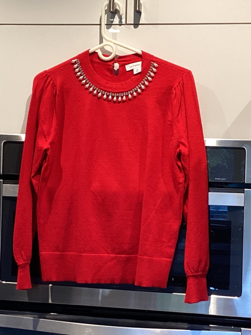 Liz Claiborne PM RED RED RED ❤️SWEATER WTH PEARL COLLAR. FESTIVE 💃💃💃💃